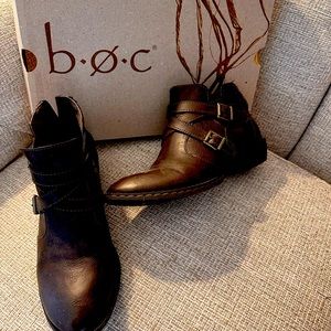 Boc boots/ankle boots. Dark brown. Worn once